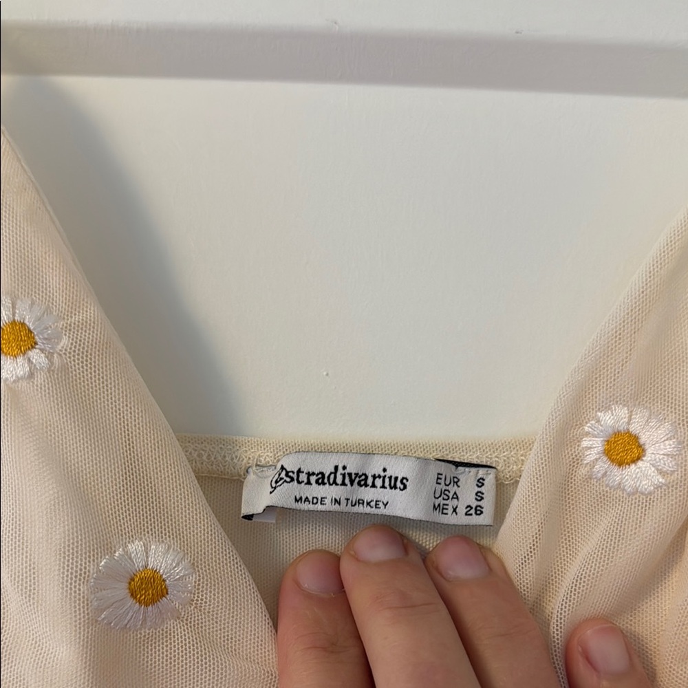 Stradivarius Daisy Bralette - Picture 2 of 12
